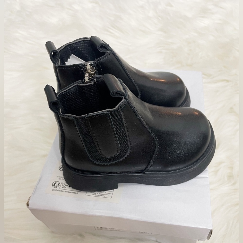 Toddler girl black Chelsea boots